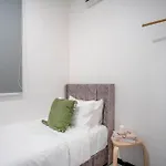 Neu Suites Ampang Near Lrt Jelatek