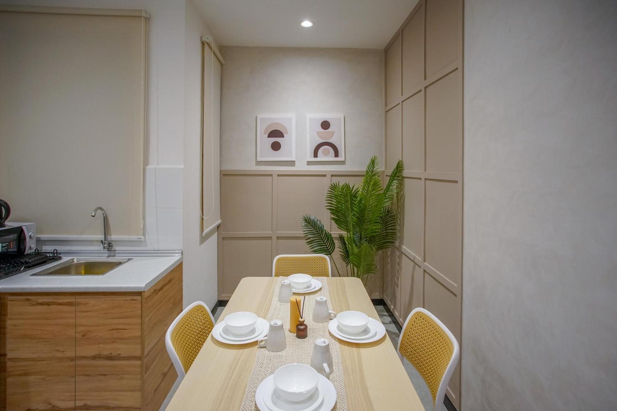 Neu Ampang Near Lrt Jelatek * Kuala Lumpur